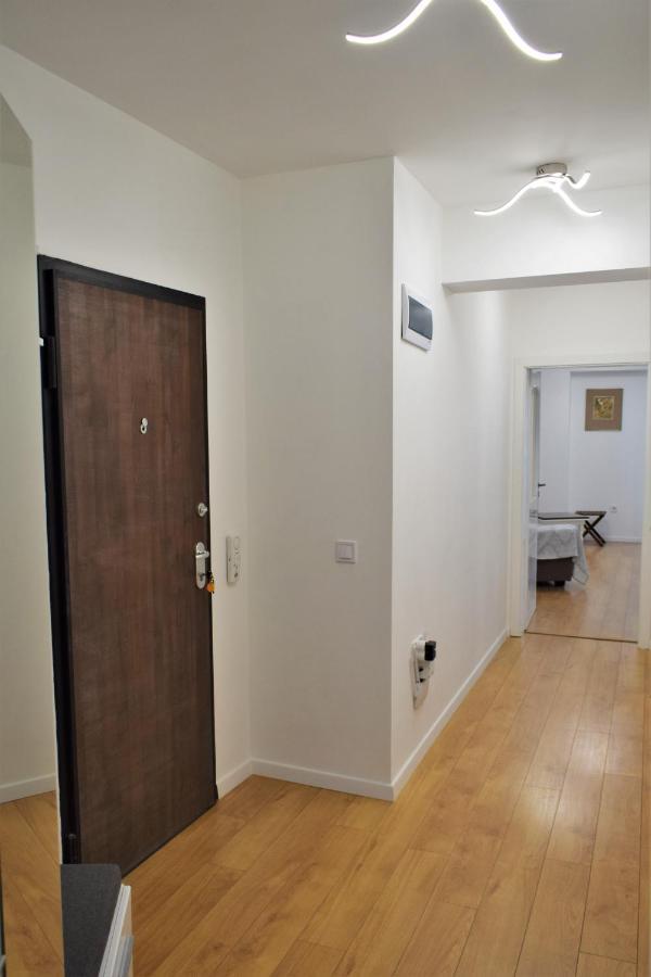 Top Center Apartment Gramophone With Private Parking ブルガス エクステリア 写真